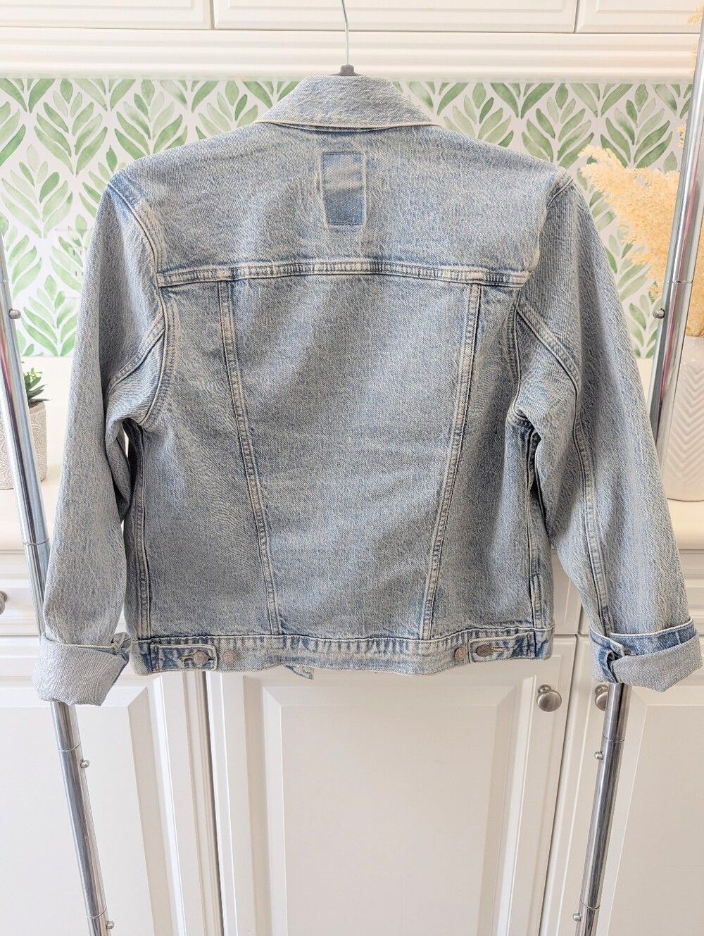GAP Light Wash Denim Jacket Medium Tall – Soft Wash Classic Fit - Picture 5 of 9